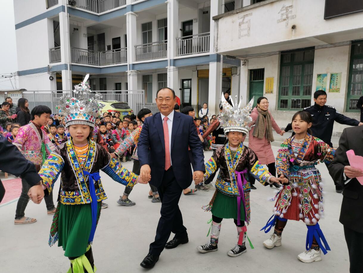 PG征途国际扶贫援建龙奋小学综合教学楼项目启动仪式3.jpg PG征途国际扶贫援建龙奋小学综合教学楼项目启动仪式3.jpg